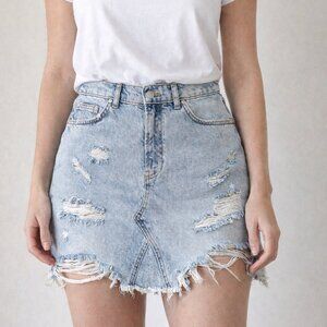 Pilcro by ANTHROPOLOGIE Distressed Denim Mini Skirt Size 6